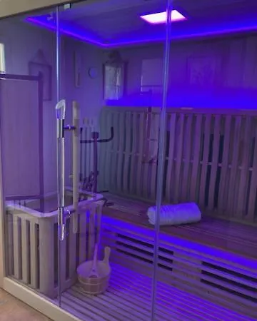 D'hotes La Soulenque Luxury Bed & Breakfast 4*